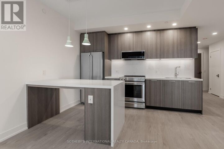 Property Photo:  31 York Garden Way 1403  ON M6A 2V1 
