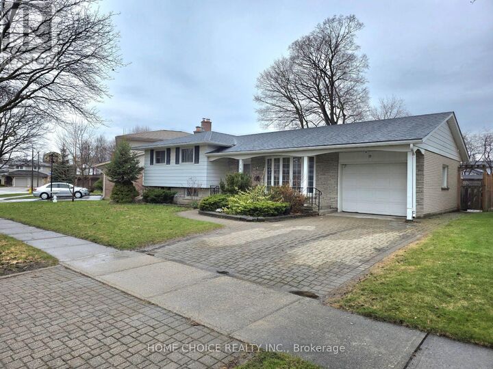 Property Photo:  130 Champlain Crescent  ON N2B 2Y6 