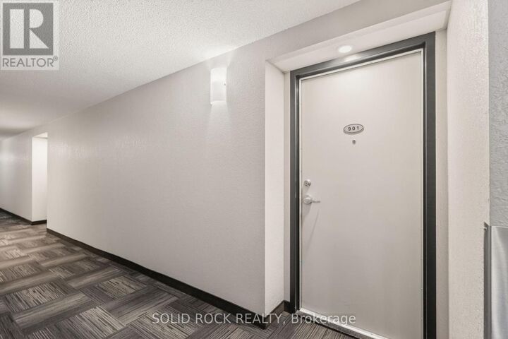 Property Photo:  1440 Heron Road 901  ON K1V 0X2 