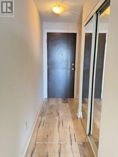 Property Photo:  125 Village Green Square 3908  ON M1S 0G3 