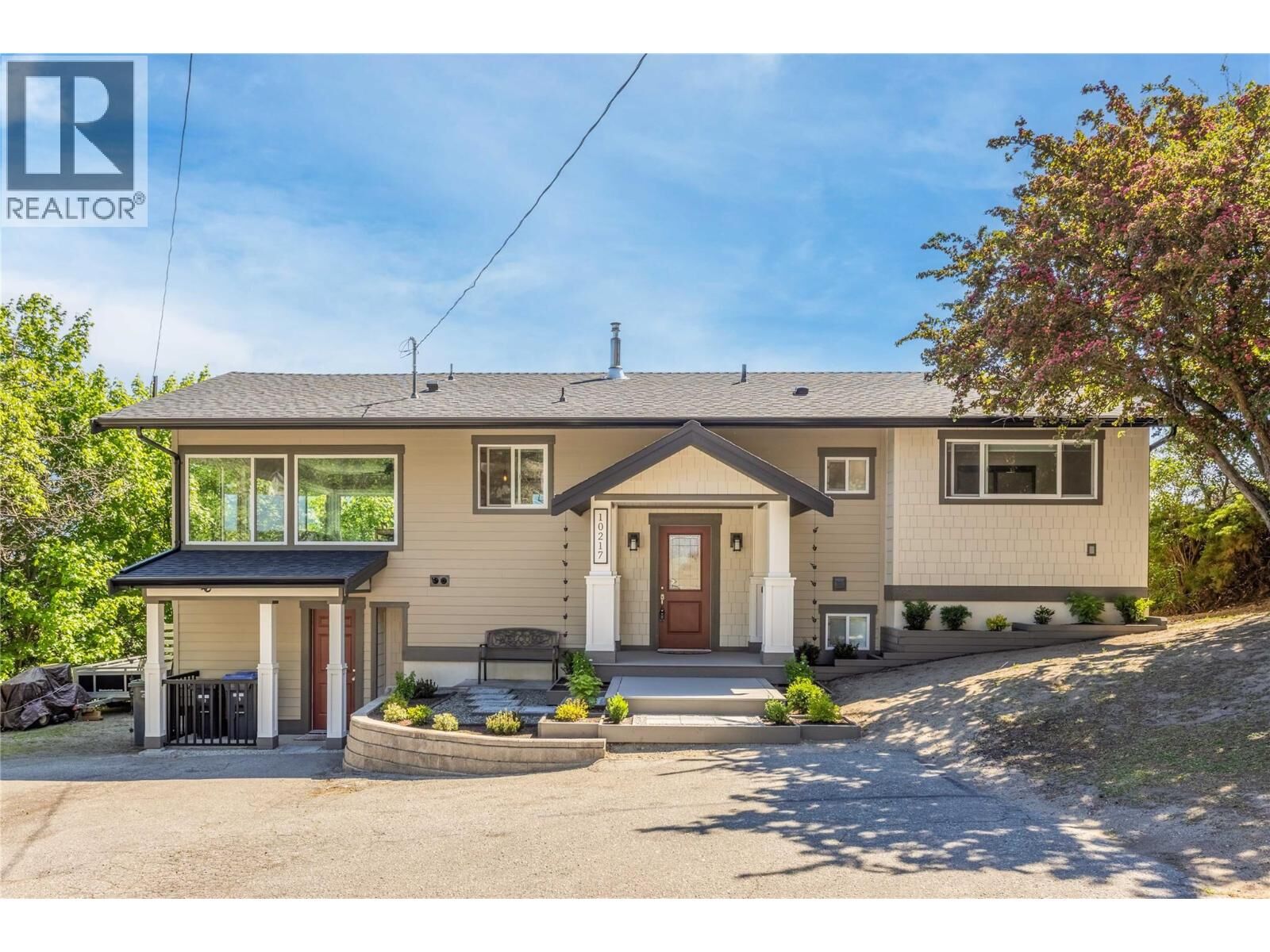 Property Photo:  10217 Giants Head Road  BC V0H 1Z7 