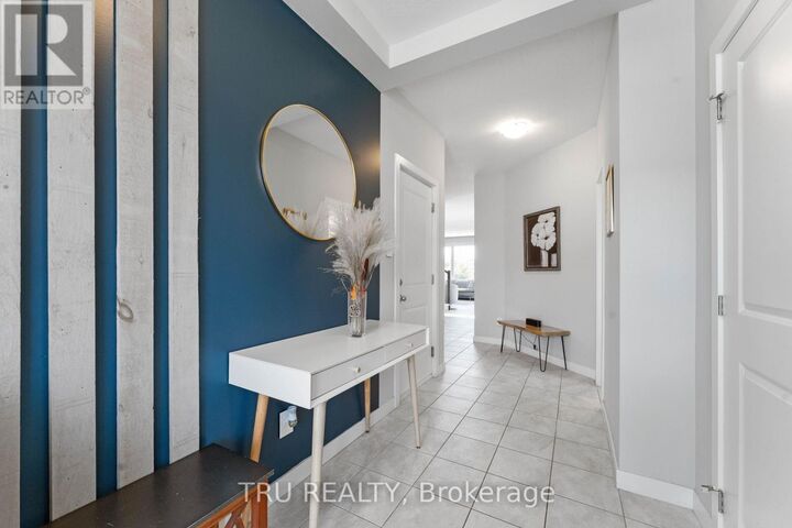 Property Photo:  43 Aridus Crescent  ON K2S 2L4 