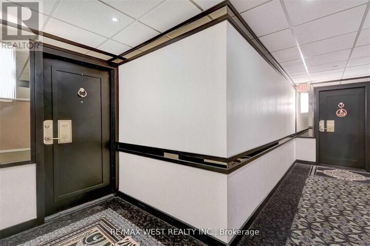 Property Photo:  2045 Lake Shore Boulevard West 807  ON M8V 2Z6 