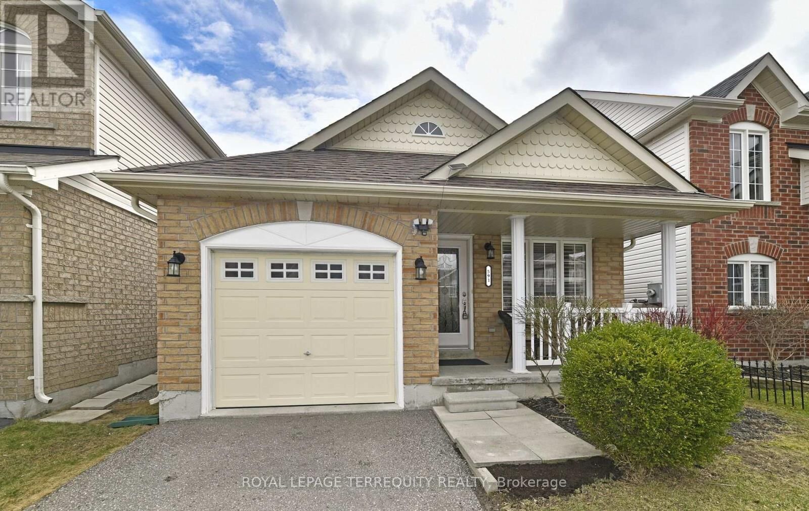 Property Photo:  591 Luple Avenue  ON L1K 0K7 