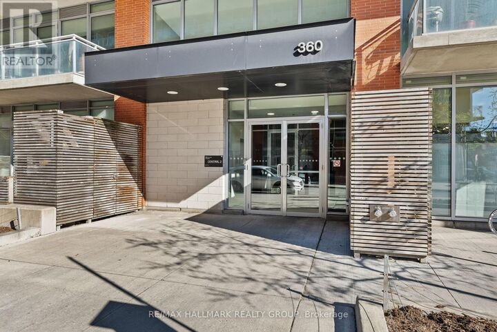 Property Photo:  360 McLeod Street 716  ON K2P 1A9 