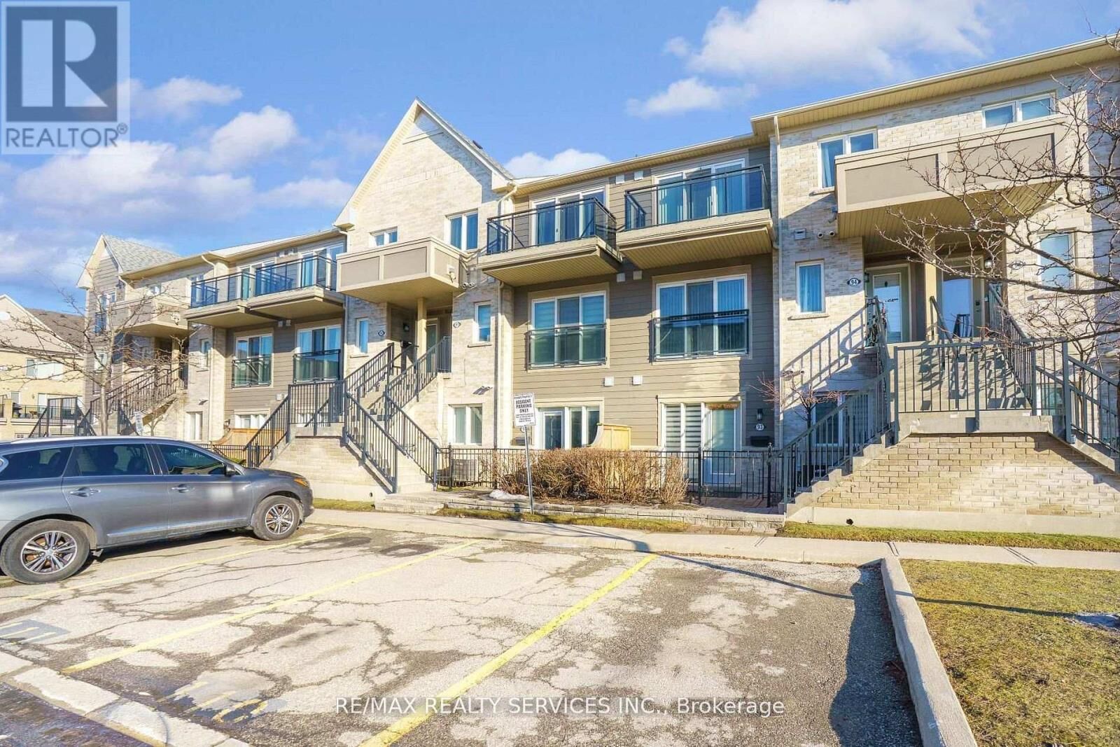 Property Photo:  60 Fairwood Circle 92  ON L6R 0Y6 