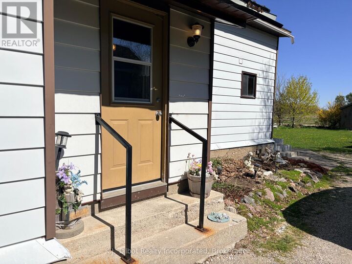 Property Photo:  32 Albert Street  ON N0M 1R0 