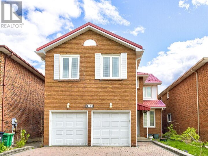 Property Photo:  103 Whitchurch Mews  ON L5A 4B2 