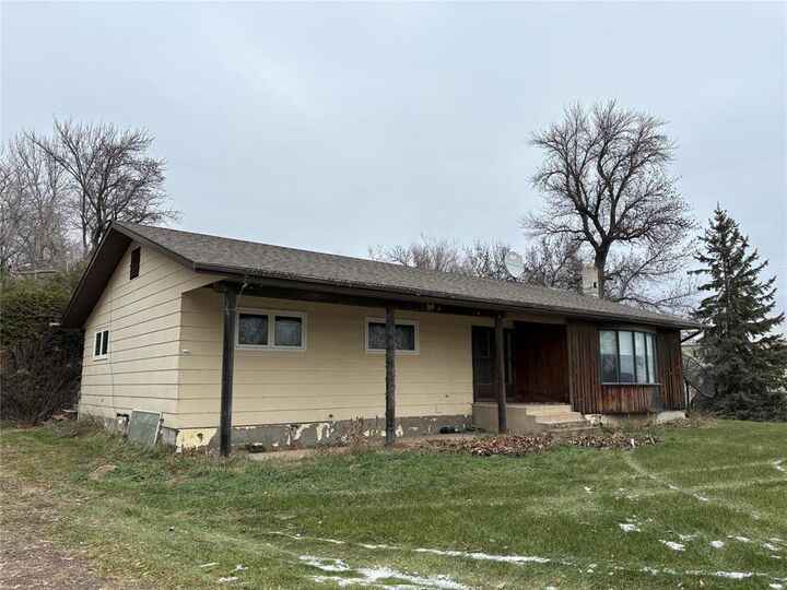 Property Photo: 111037 141 Road North MB R7N 2T8