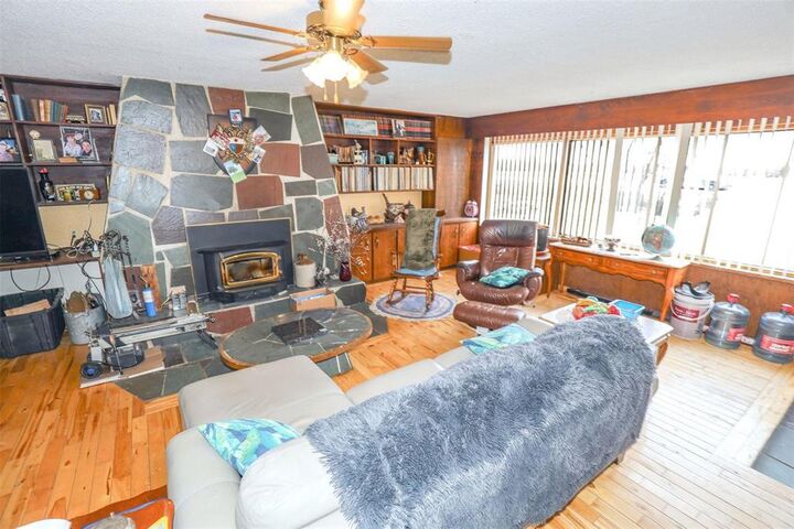 Property Photo: 51 Viking Road MB R2N 4A7