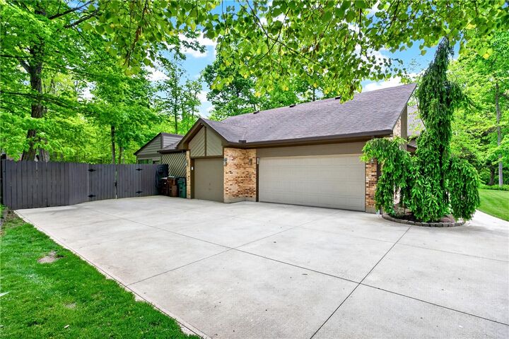 Property Photo:  212 Walnut Grove Drive  OH 45458 
