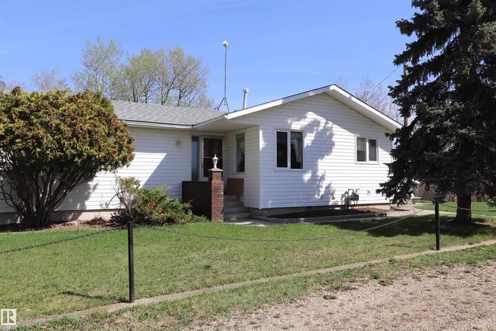 Property Photo:  22348 Twp Road 512 1  AB T8C 1H2 