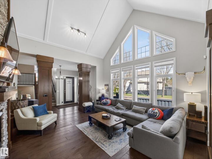 Property Photo:  5117 Terwillegar Boulevard NW  AB T6R 3P1 