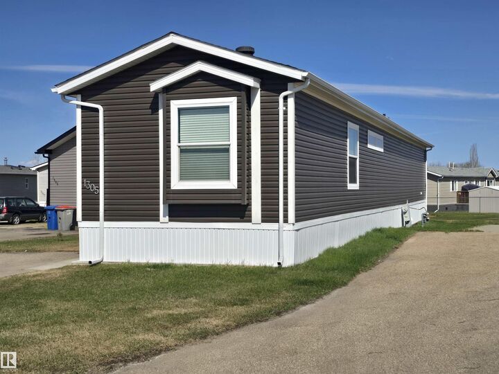 Property Photo:  1305 53222 Range Road 272  AB T7X 4M3 