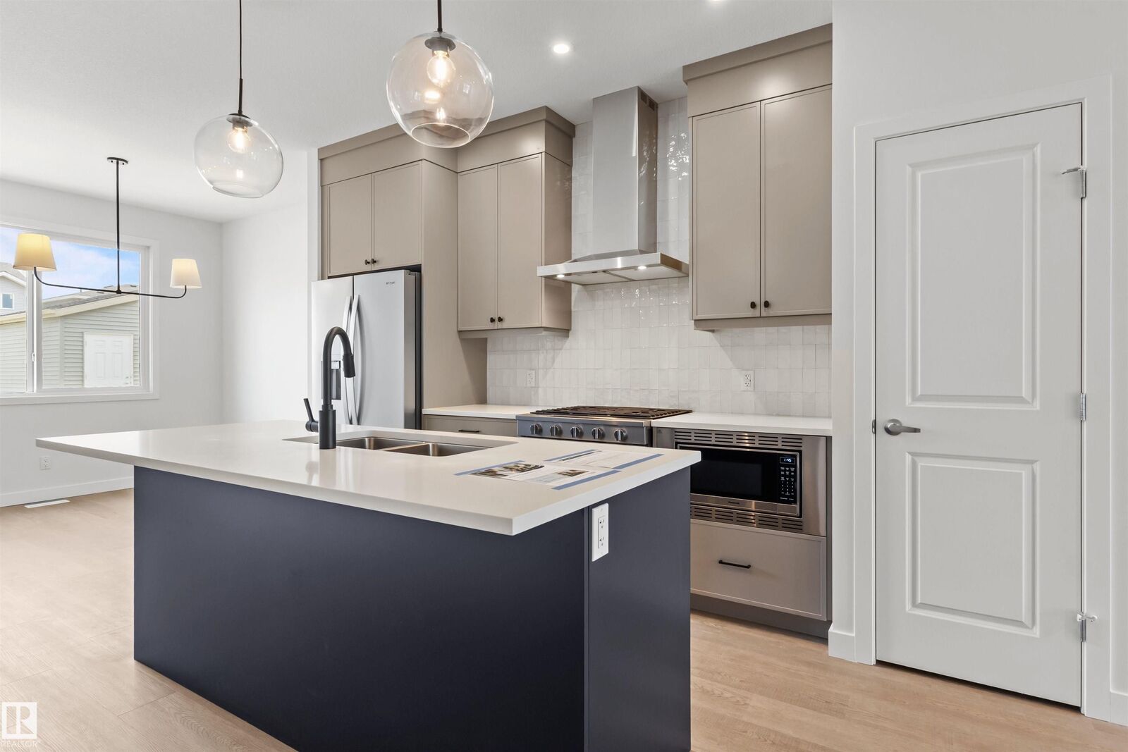 Property Photo:  1217 Cristall Way SW  AB T6W 5S5 