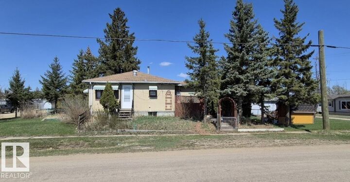 5003 49 Street — photo 1