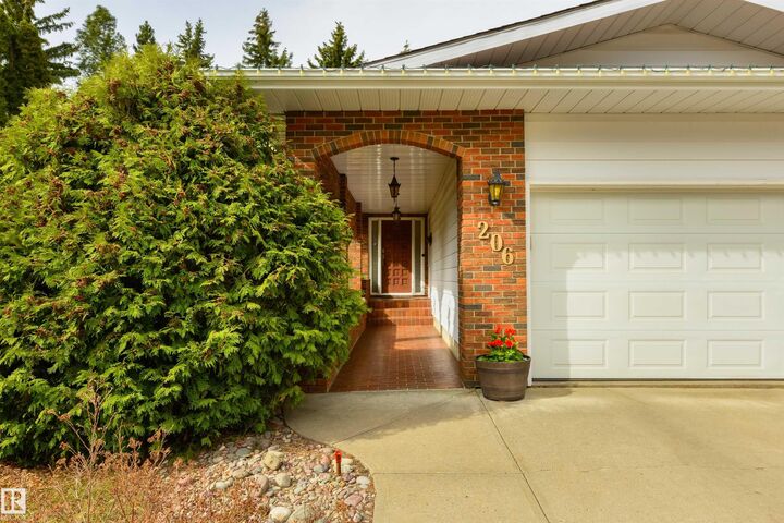 Property Photo:  206 Wolf Willow Crescent NW  AB T5T 1T2 