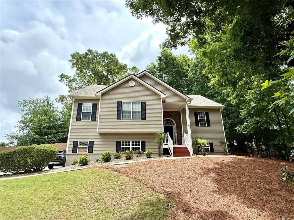 Property Photo:  902 Cobblestone Trail  GA 30114 