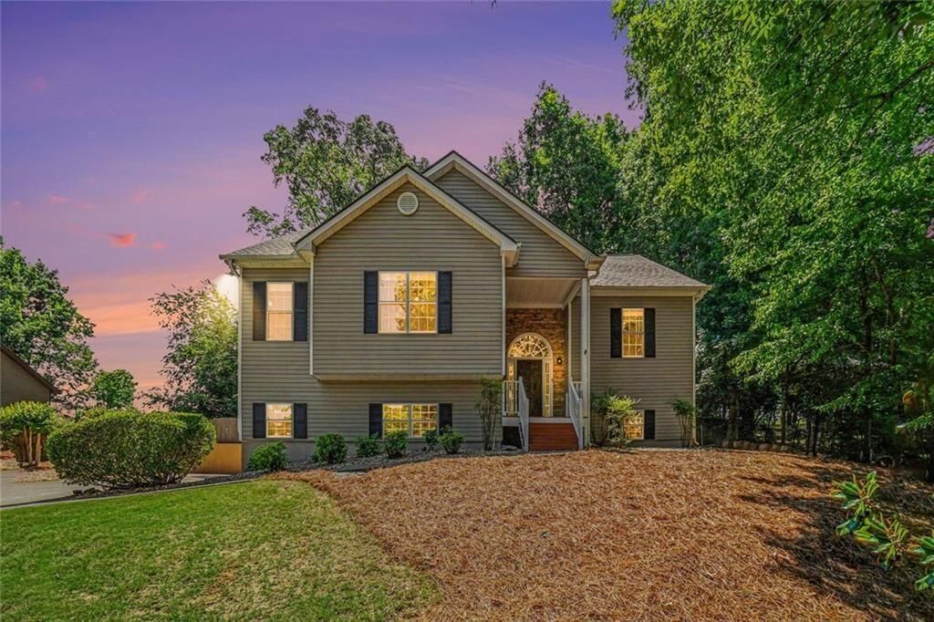 Property Photo:  902 Cobblestone Trail  GA 30114 
