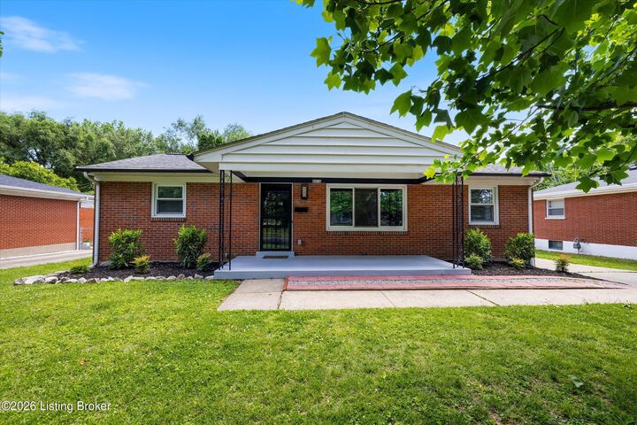 Property Photo:  4216 Lynnbrook Dr  KY 40220 