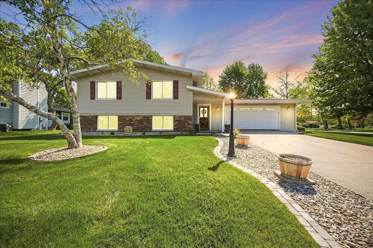 Property Photo:  4000 Lancaster Drive  IN 46383 