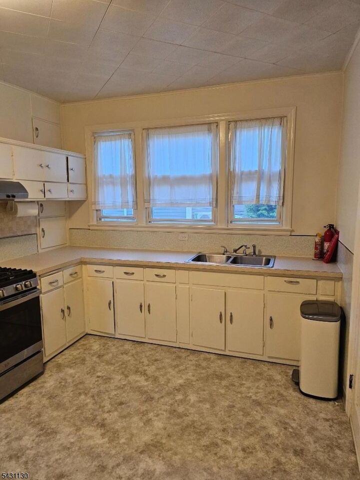 Property Photo:  406 Boulevard  NJ 07090 