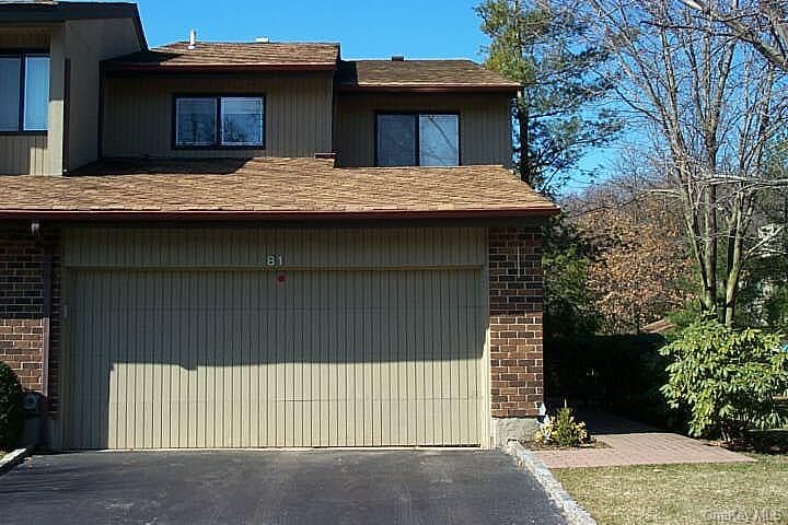 Property Photo:  81 Estate Drive Hightop  NY 11753 