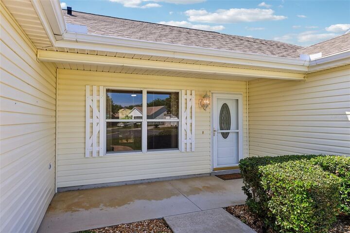 Property Photo:  2014 Santo Domingo Drive  FL 32159 