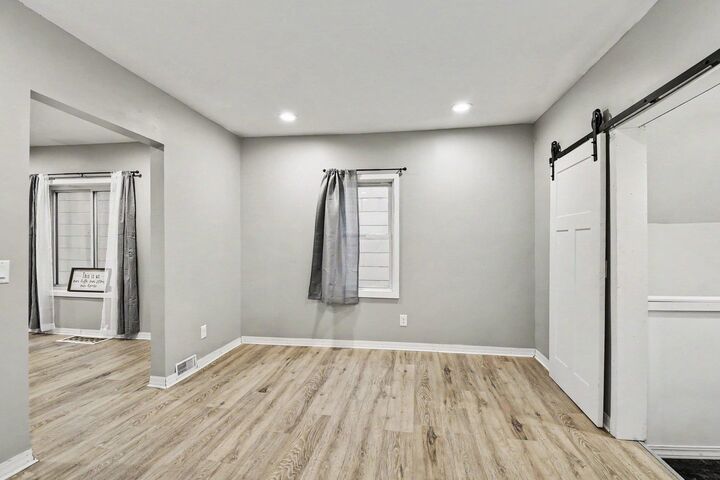 Property Photo:  305.5 S Catherine Street  MI 48706 