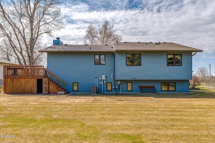 Property Photo: 410 3rd St ND 58565