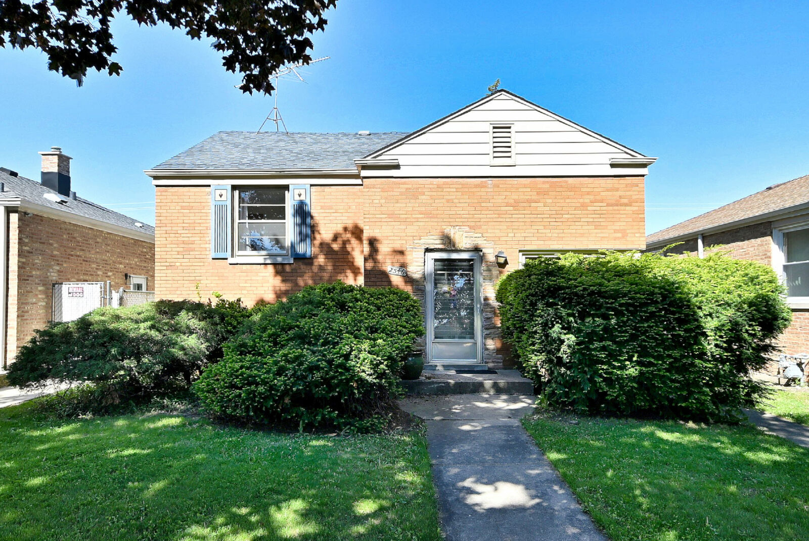 Property Photo:  2546 West Street  IL 60171 