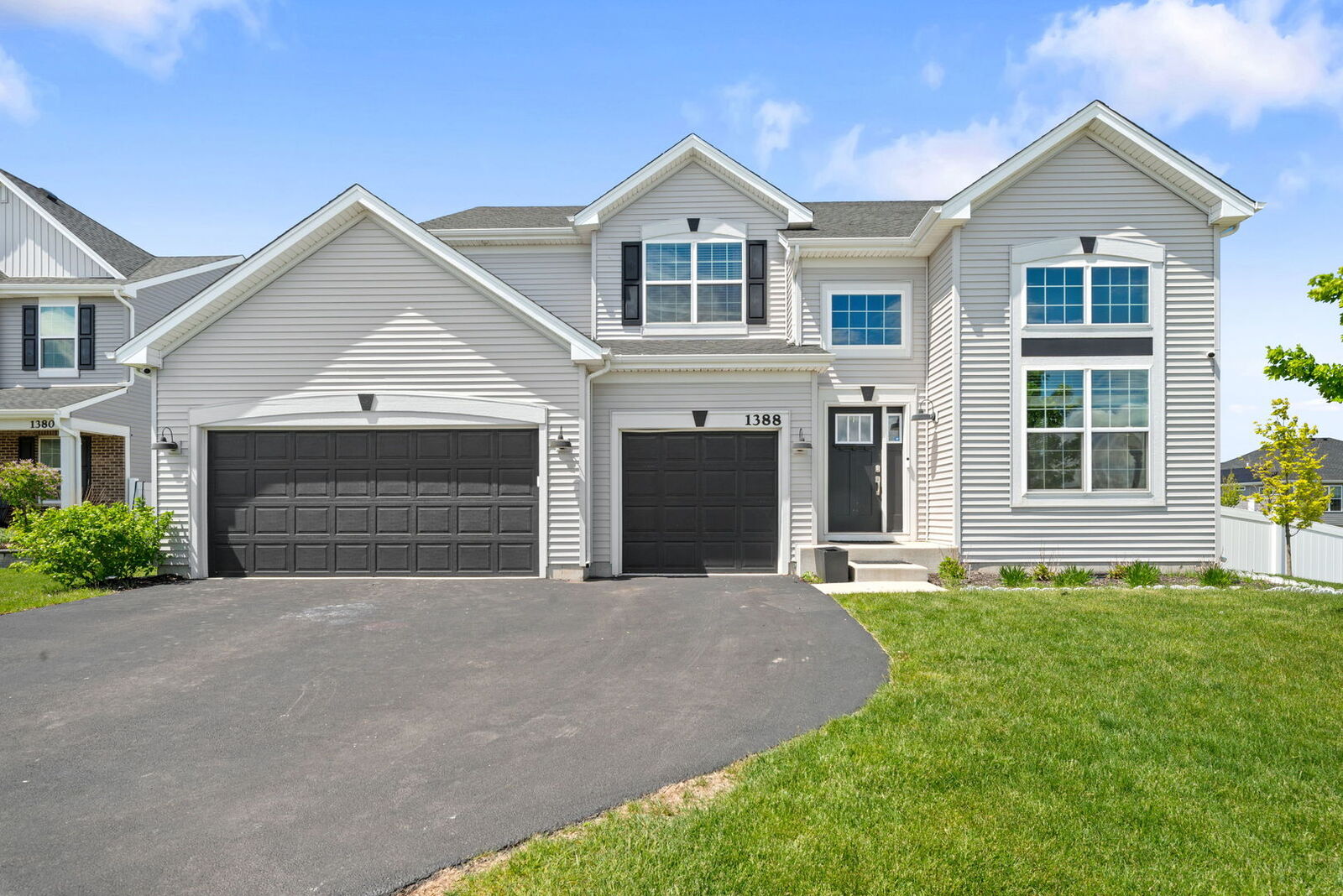 Property Photo:  1388 Madsen Street  IL 60119 