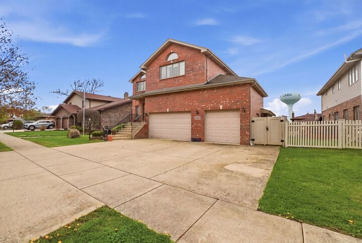 Property Photo:  5733 W 97th Street  IL 60453 