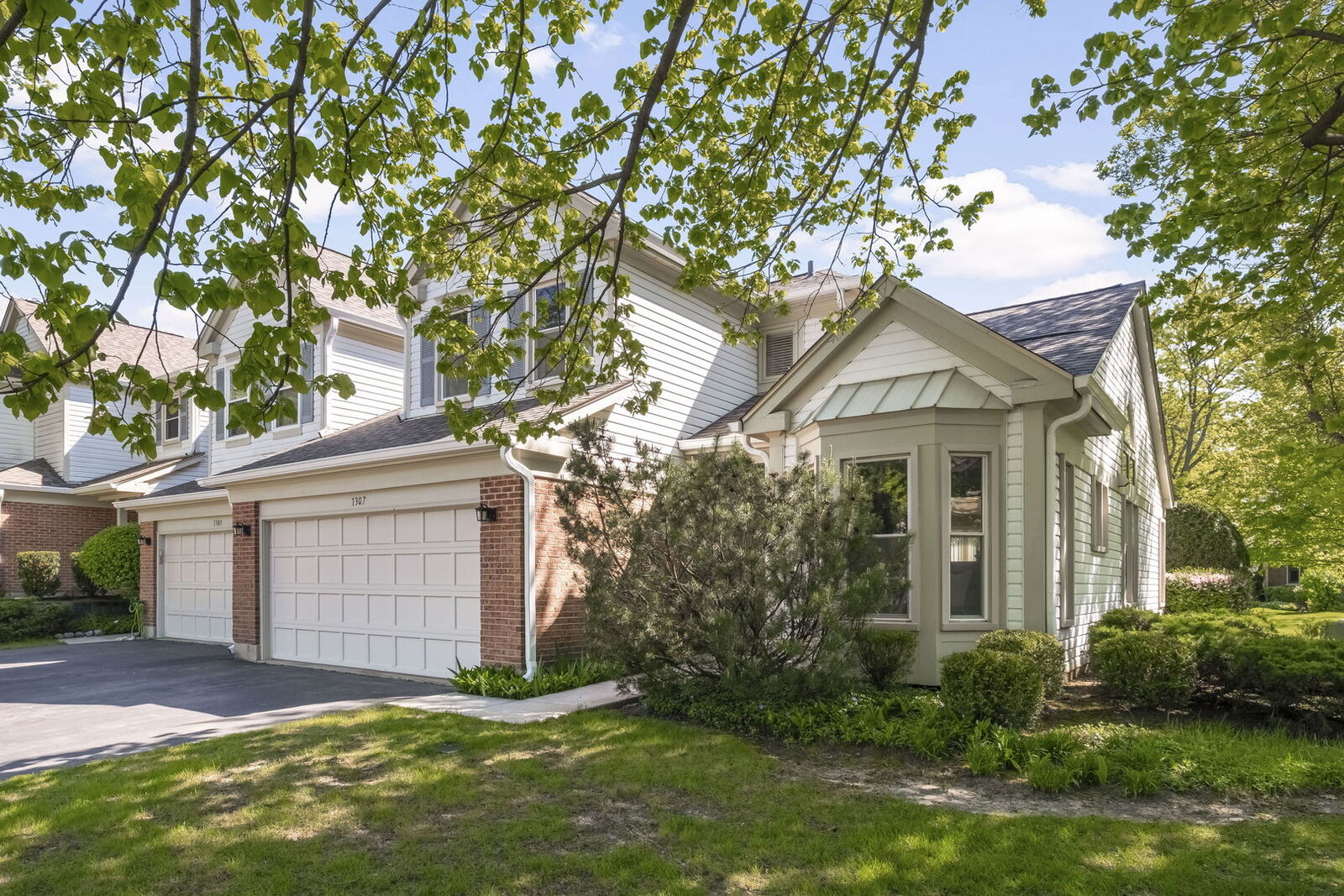 Property Photo:  1307 Glengary Court  IL 60090 