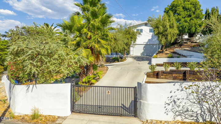 Property Photo:  10272 Willow Springs Lane  CA 91040 