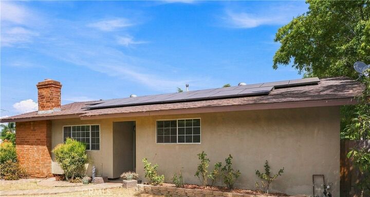 Property Photo:  1340 E Fallbrook Street  CA 92028 