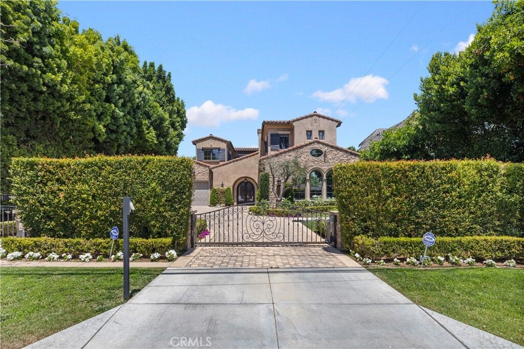 Property Photo:  423 W Lemon Avenue  CA 91007 