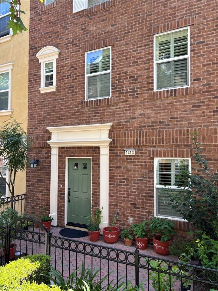 Property Photo:  1413 Manchester Way  CA 92782 