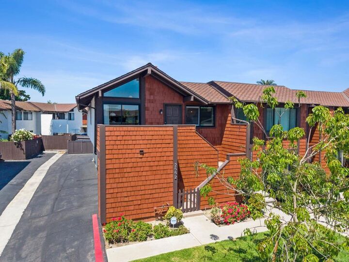Property Photo:  2552 Ocean Cove Drive  CA 92007 