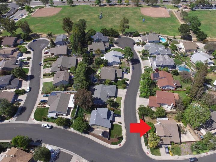 Property Photo:  612 Azalea Street  CA 91360 