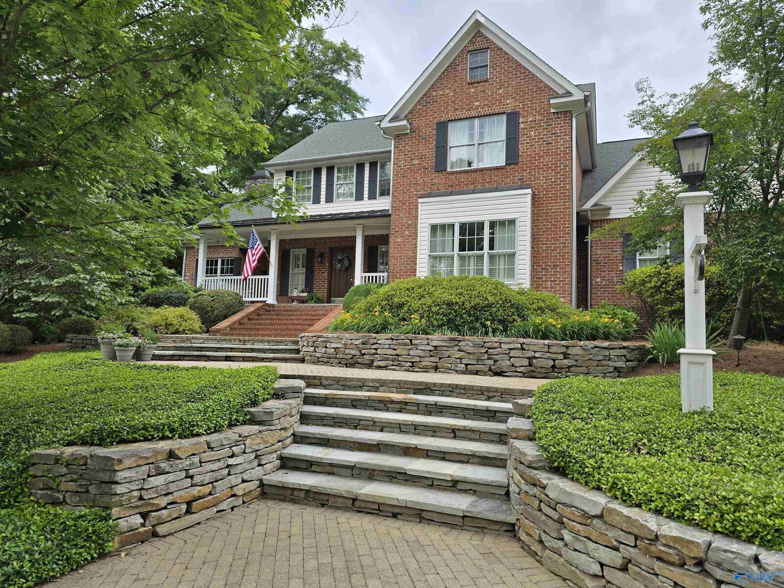 Property Photo:  138 Fairoaks Street  AL 35901 
