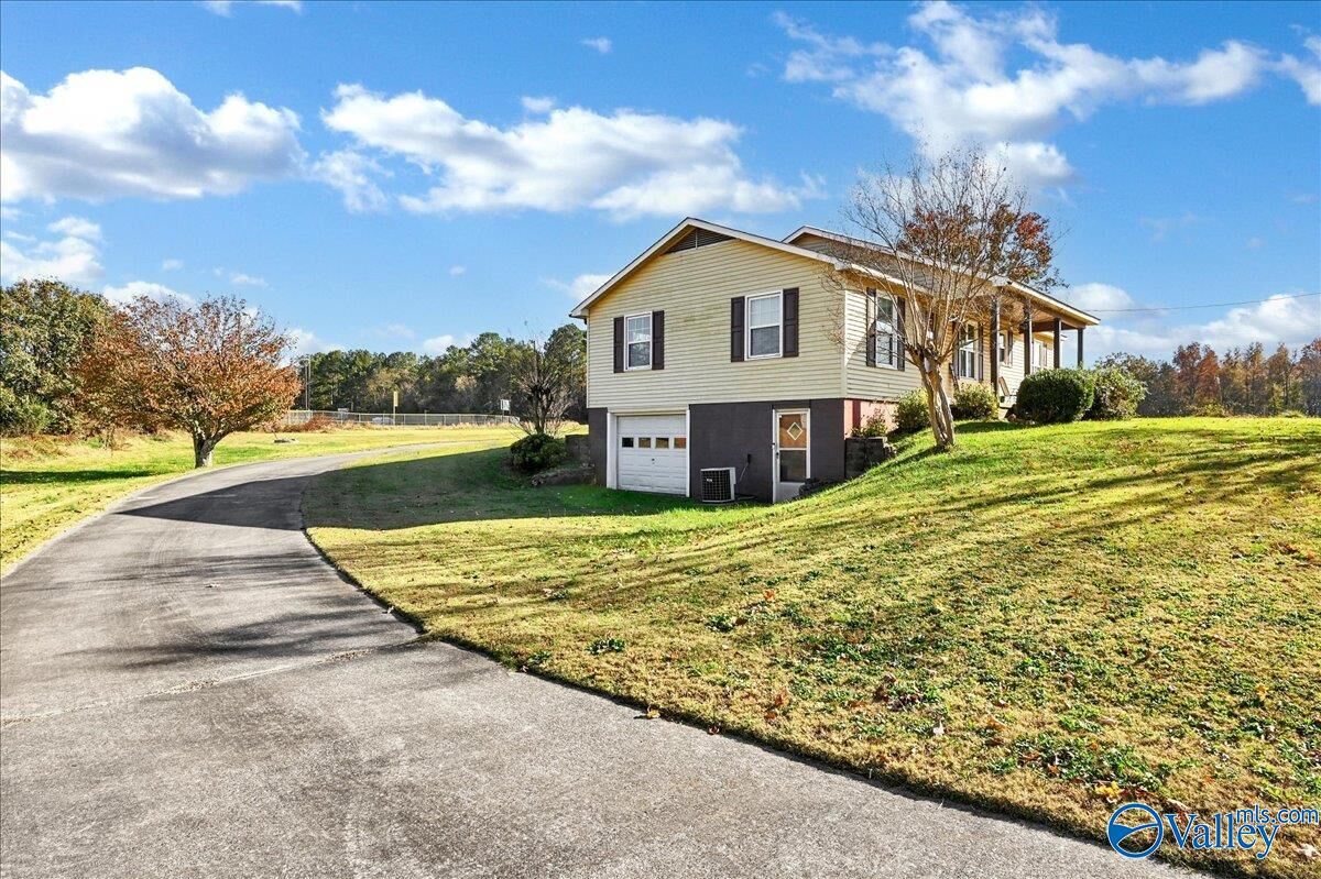 Property Photo:  16516 Hampton Lane  AL 35611 