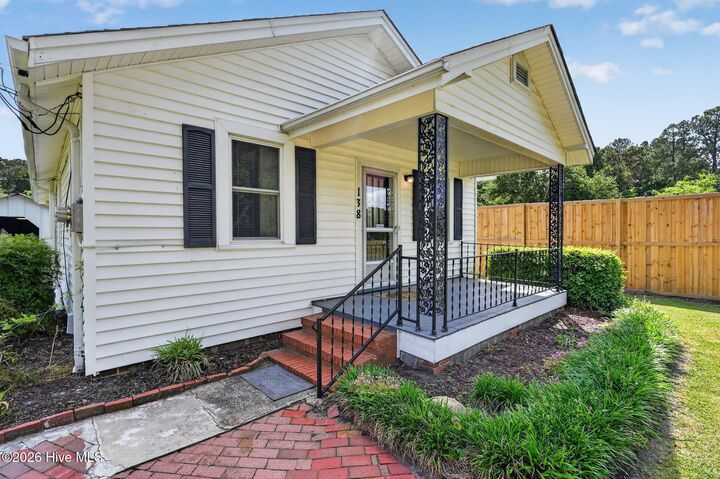 Property Photo: 138 Victoria Drive NC 28401