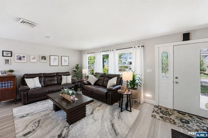 Property Photo:  12 Willis Drive  NJ 07624 