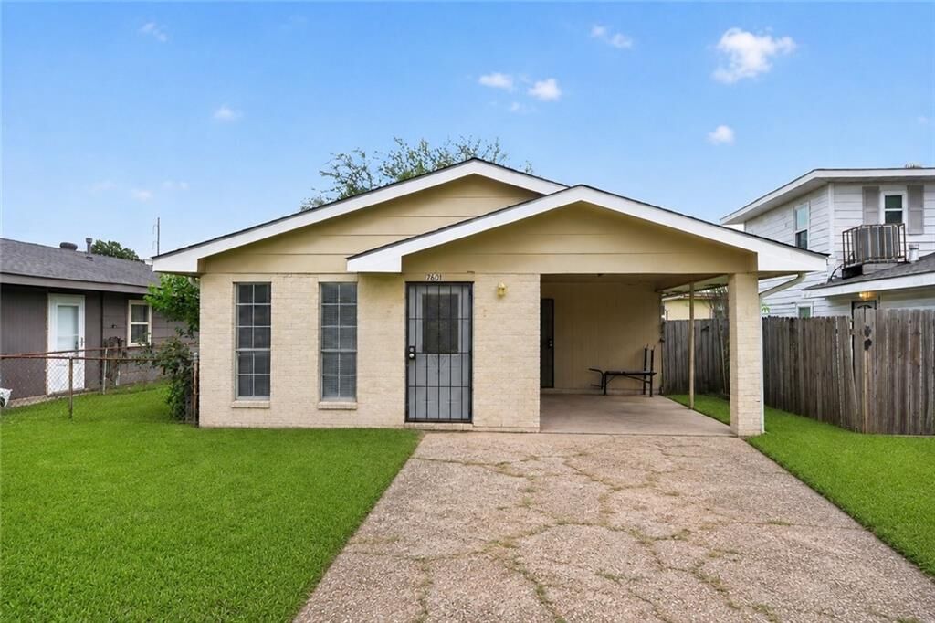Property Photo:  7601 Shorewood Boulevard  LA 70128 