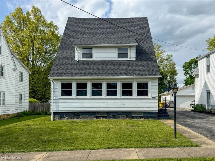Property Photo:  552 E 8th Street  OH 44460 