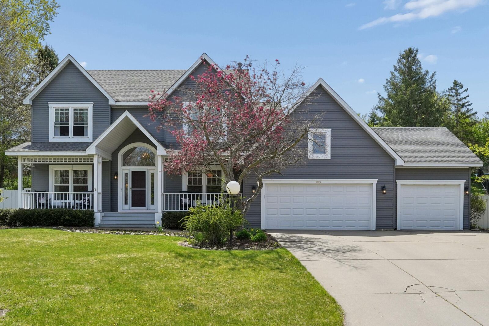 Property Photo:  900 Lecuyer Drive  MN 55082 