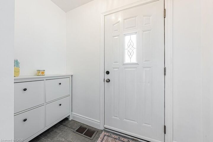 Property Photo:  42 Sharon Avenue 1  ON L8T 1E3 
