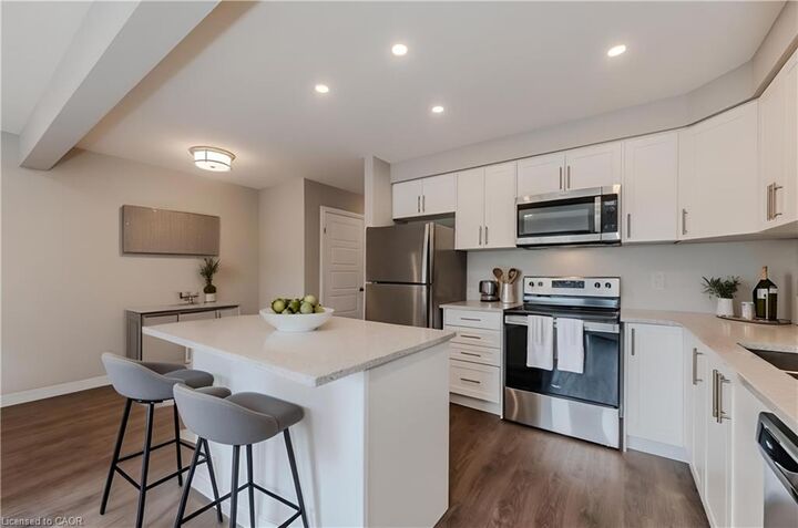 Property Photo:  86 Erbsville Court 15  ON N2T 0C8 