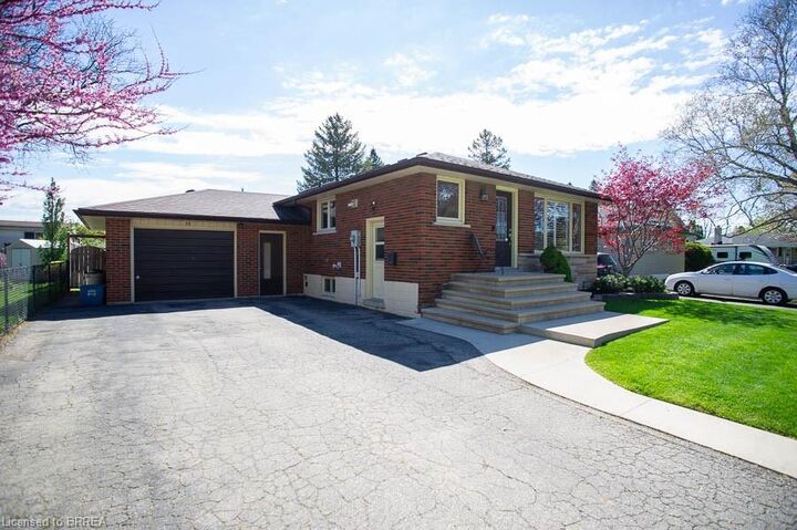 Property Photo:  59 Wiltshire Drive  ON N3R 5B1 